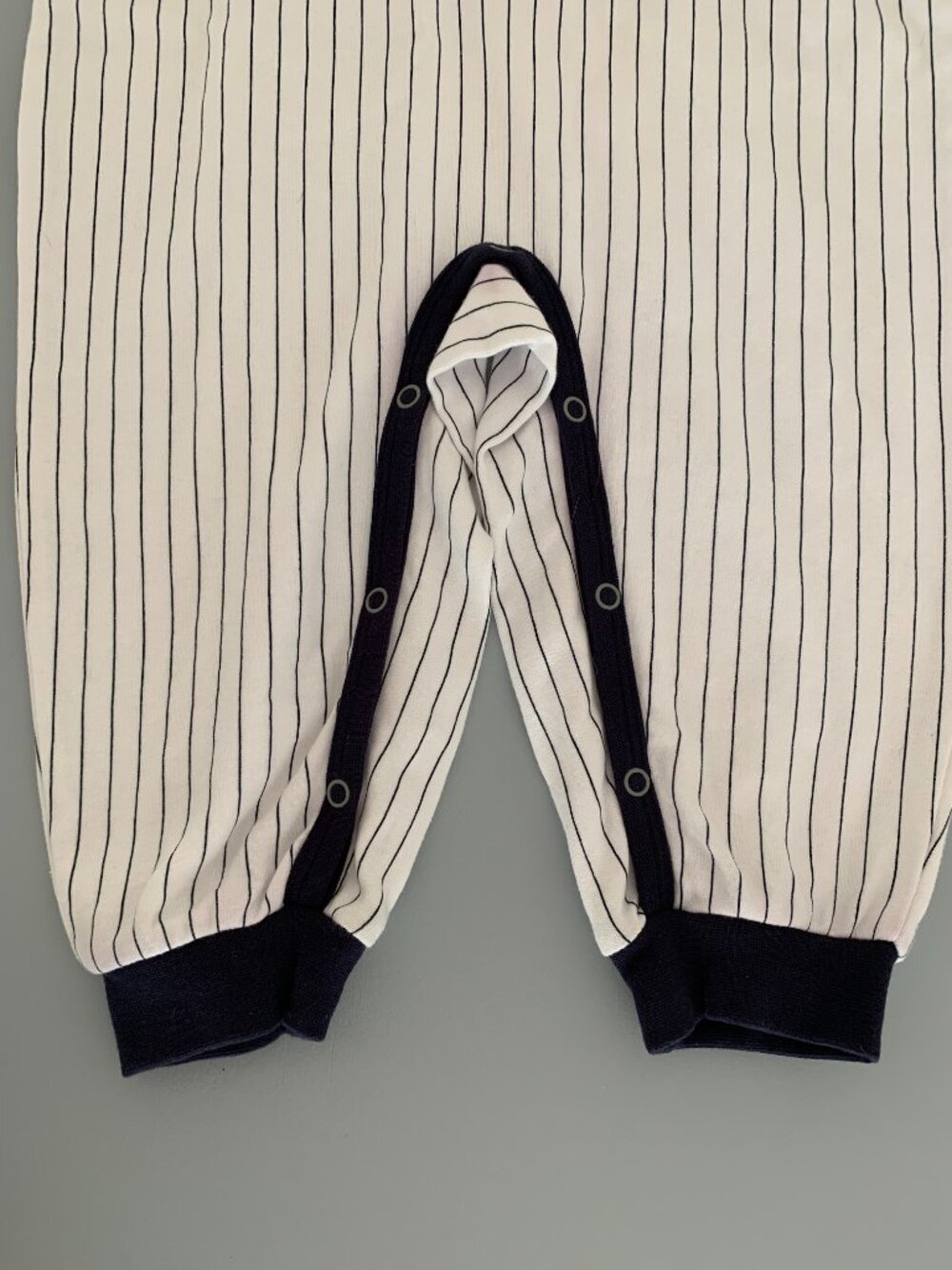 NWT NY Yankees Onesie 24 Months Official Merchandise - Picture 4 of 11